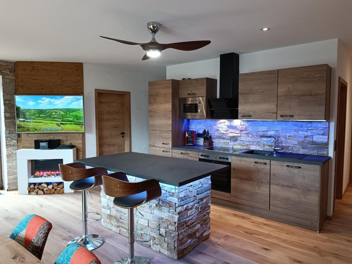Luxus Ferienwohnung Chalet Seenaehe Schalkenmehren Luaran gambar