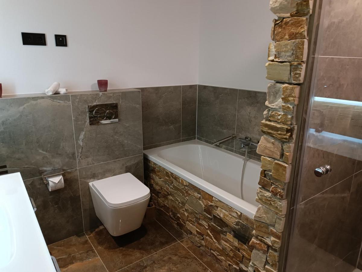 Luxus Ferienwohnung Chalet Seenaehe Schalkenmehren Luaran gambar